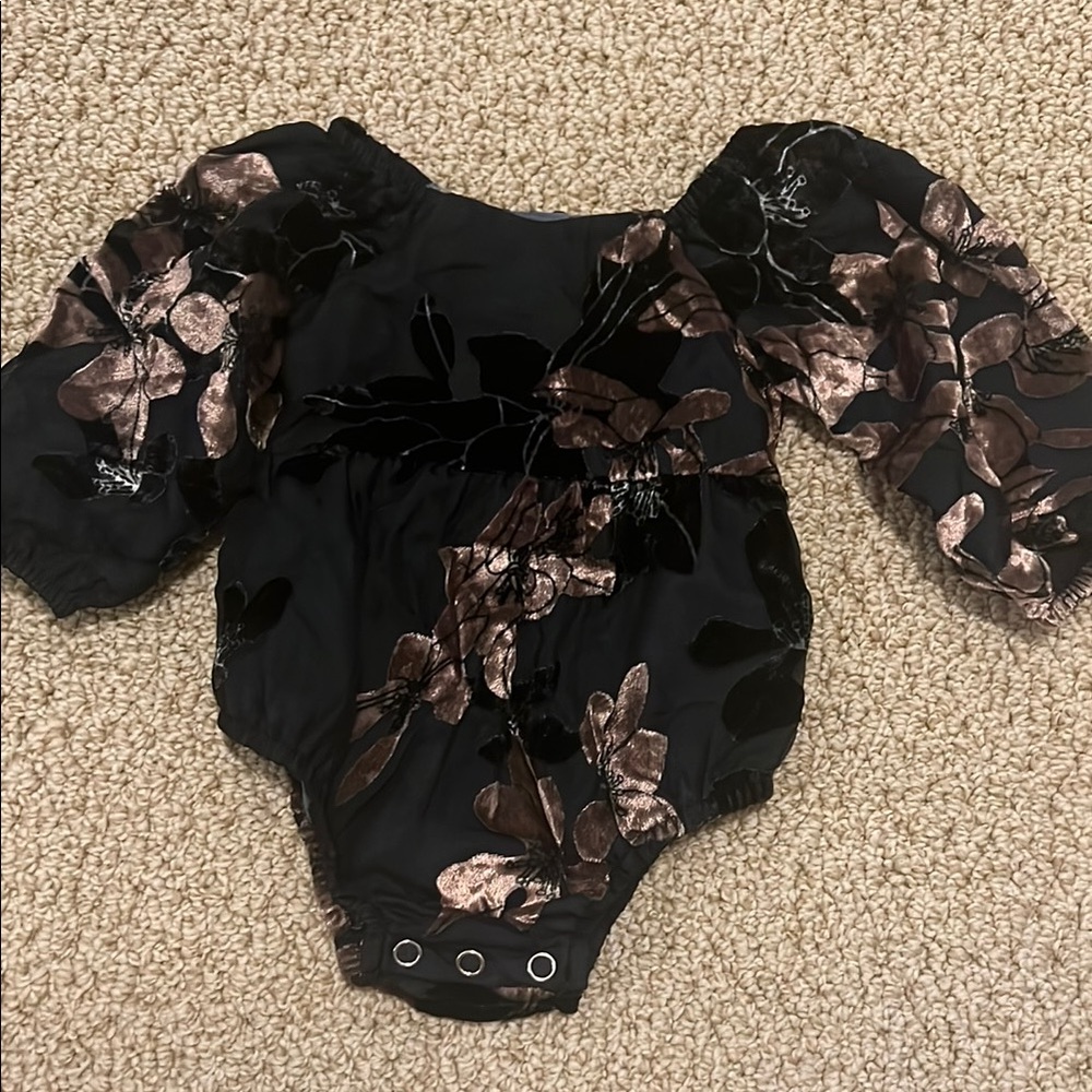 Ivy City Co Velvet Bubble